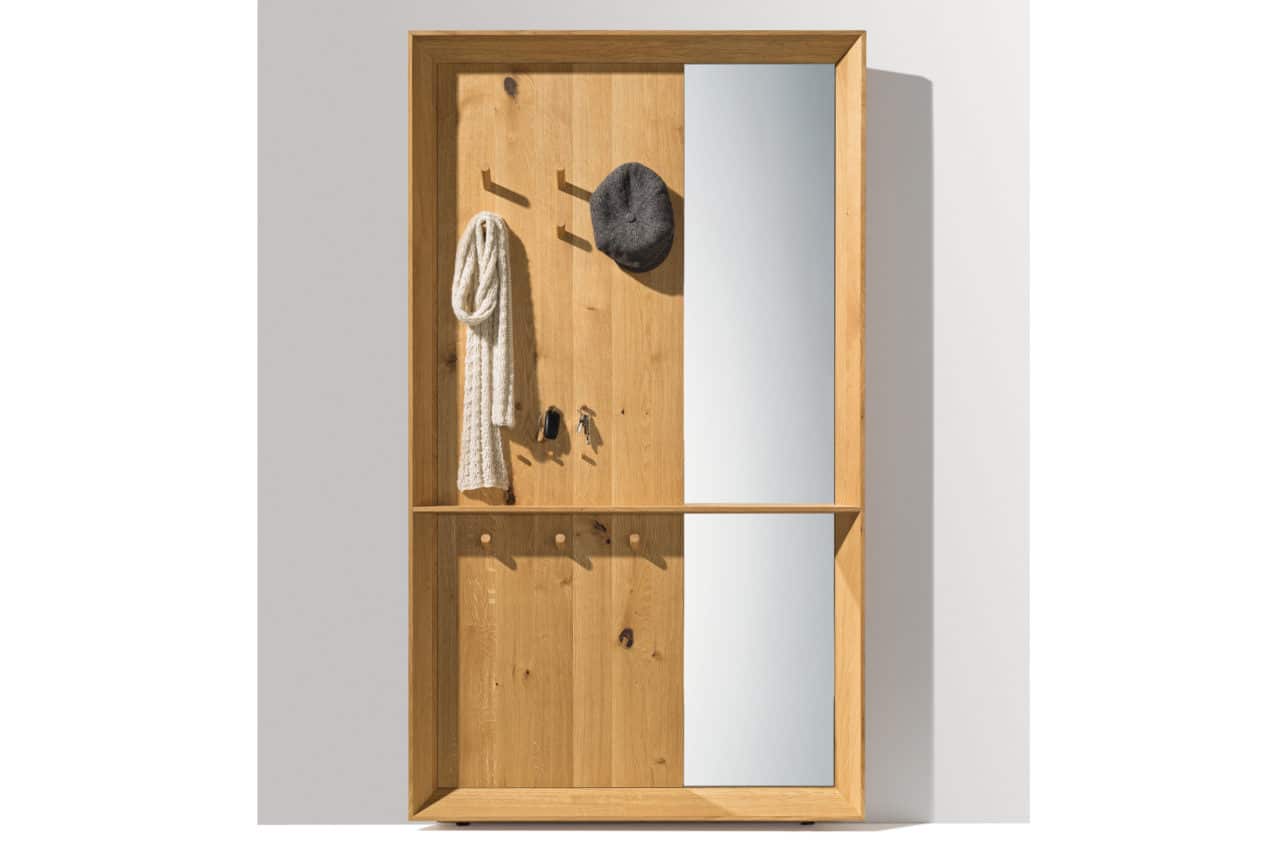 HAIKU Garderobe in Eiche als Kombipaneel mit Spiegel asymetrisch.