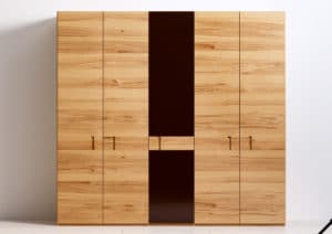 Schrank Rio mit Glas in Kernbuche